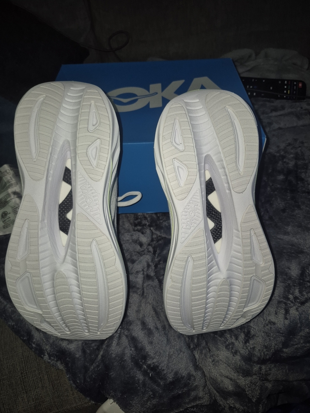 HOKA Skyward X 2 Women’s Size 9 B White Neon Yuzu Running Shoes NWT - Picture 3 of 6